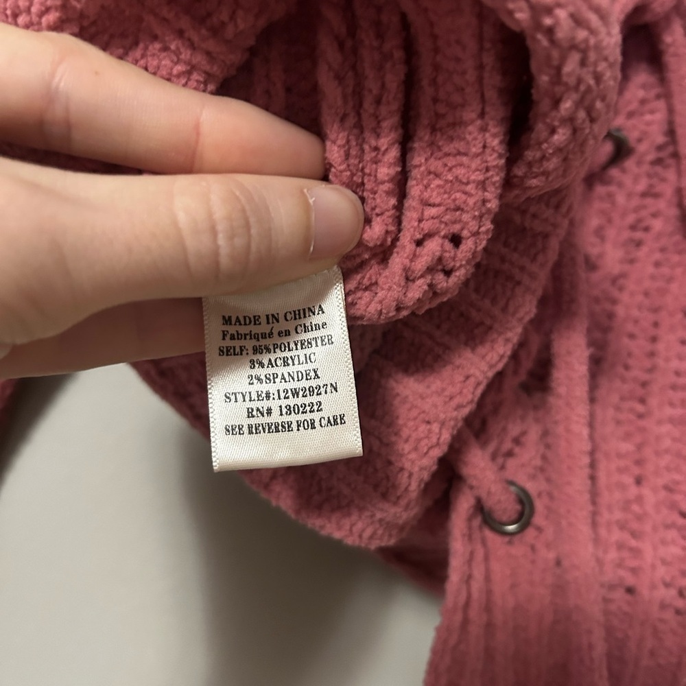 NWT New In Cozy Rose Knit Sweater, Size S - Picture 9 of 11